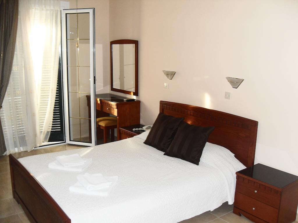 Hotel Pavlos - Studios Tolón 객실 사진